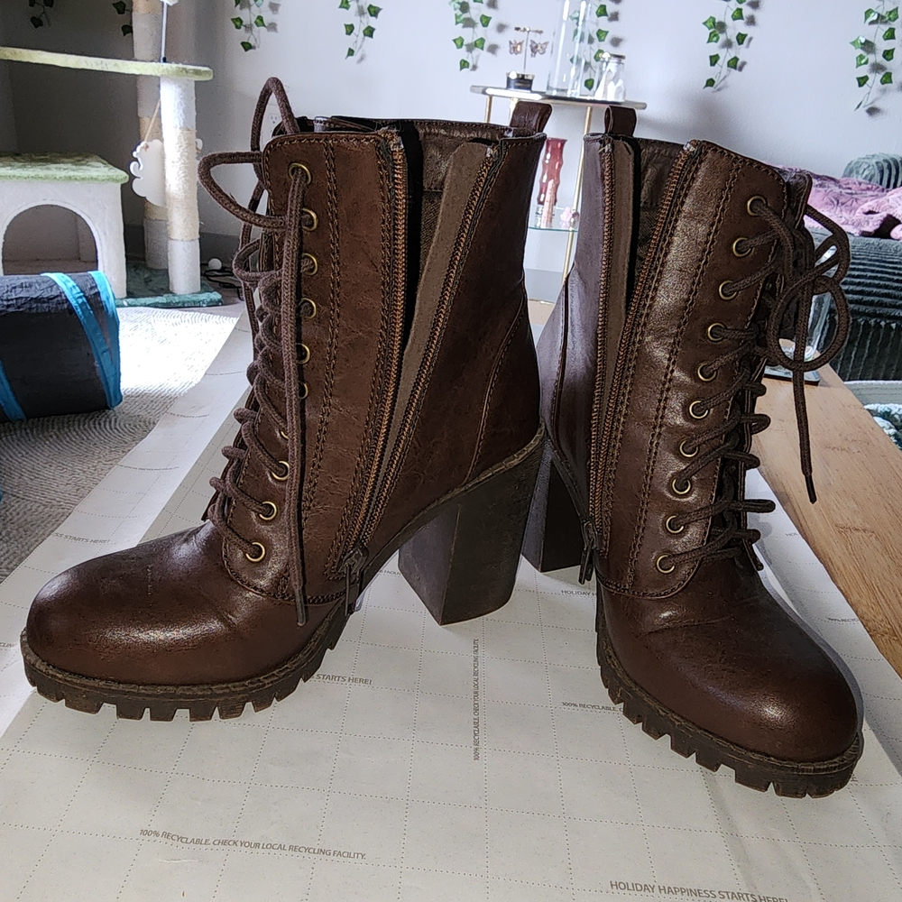 Soda Dark Brown Heeled Lace-Up Boots